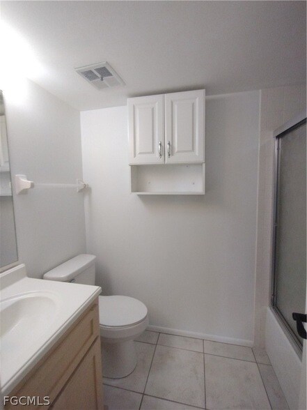 Building Photo - 1069 Villa Dr