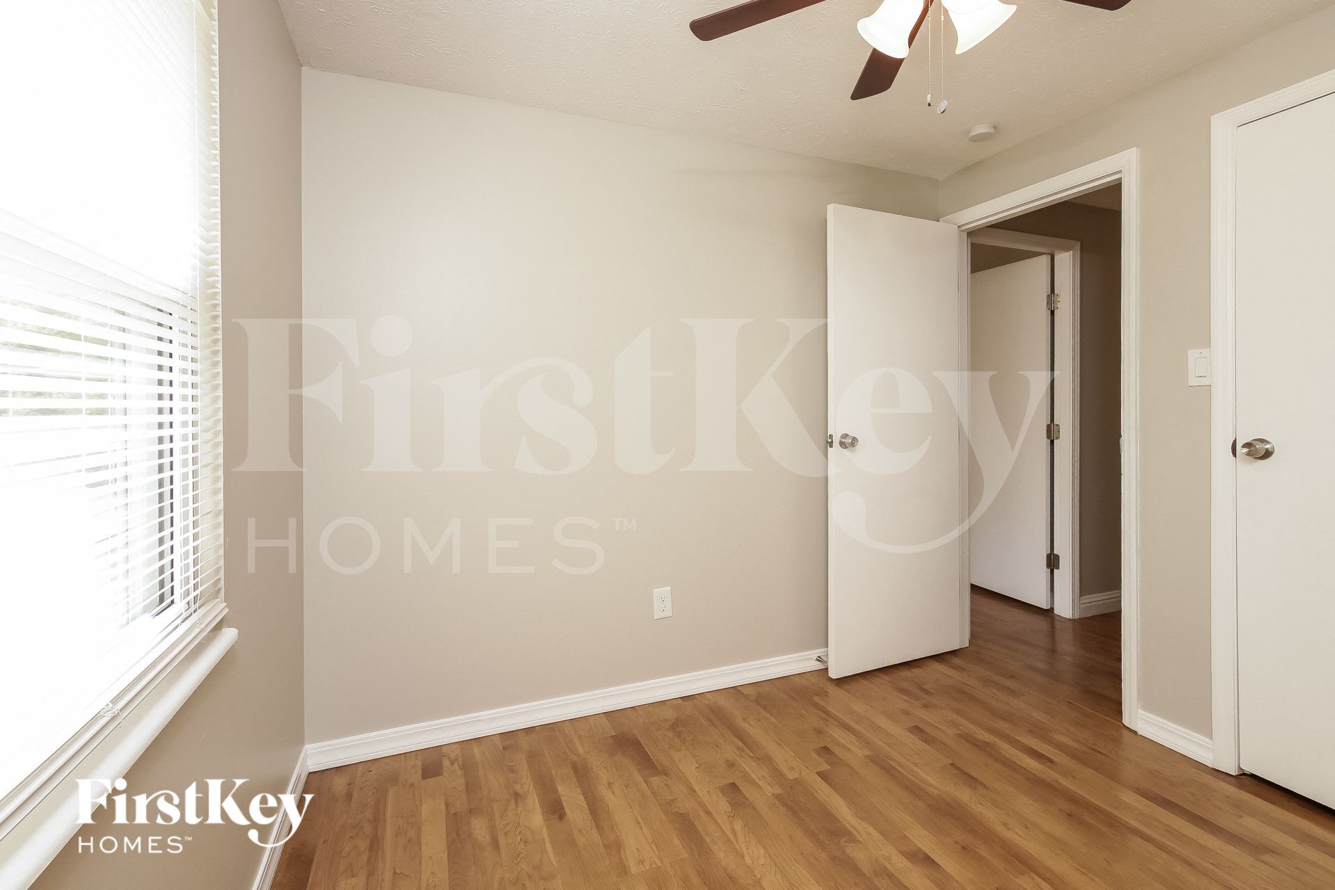 Building Photo - 1494 Meadowbright Ln