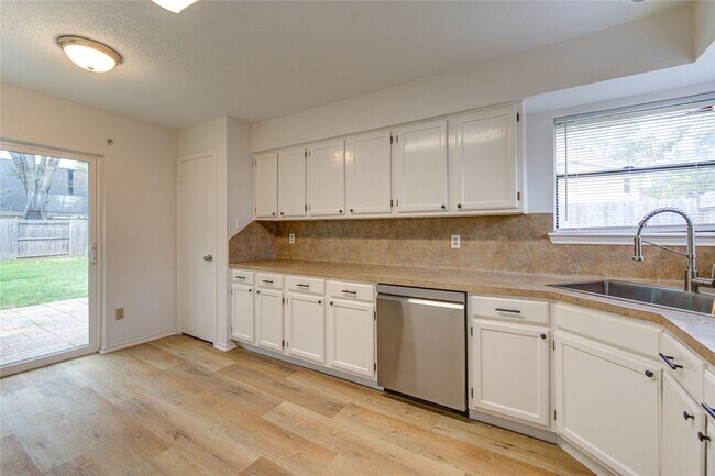 Building Photo - 18418 Arbormont Dr