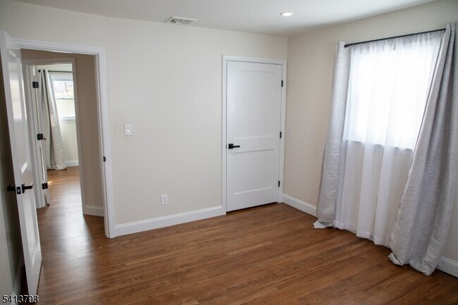 Building Photo - 711 Brooklyn Ave