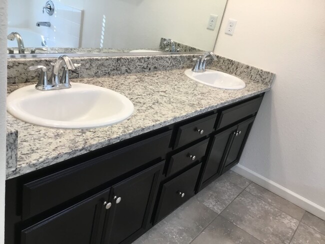Building Photo - Welcome to Riverstone!!!