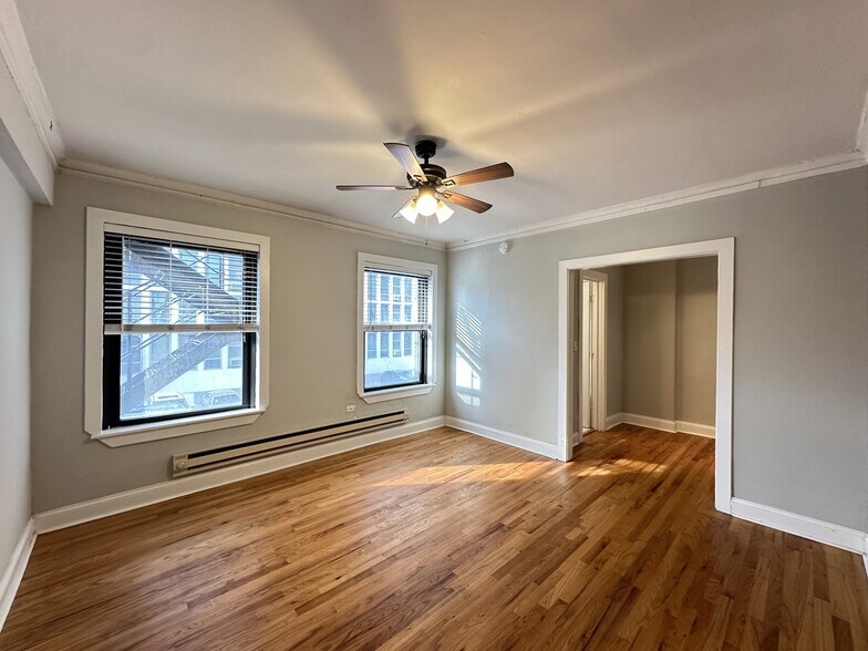 Building Photo - 618 W Patterson Ave