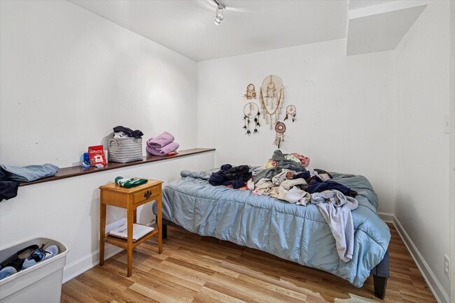 Building Photo - 1950 N Hudson Ave