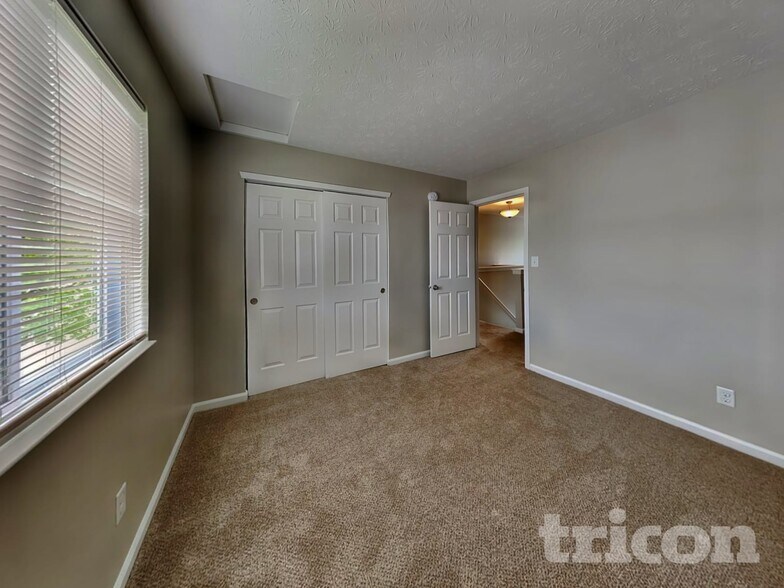 Building Photo - 6633 Dunsdin Dr