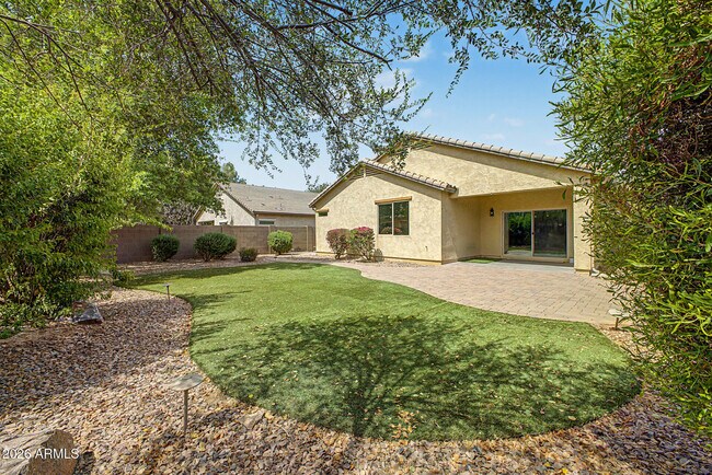 Building Photo - 3113 E Chisum Ln