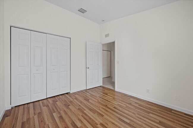 Building Photo - 4534 Oak Terrace Dr