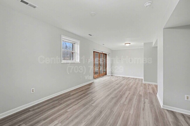 Building Photo - 1012 Aquia Dr