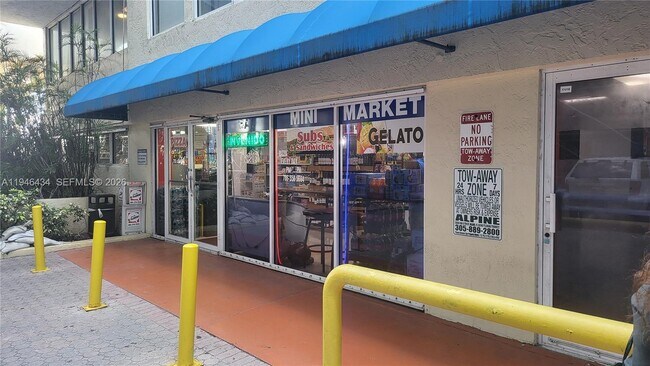 Building Photo - 7601 E Treasure Dr