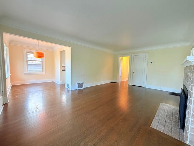 Building Photo - 307 NW 74th St