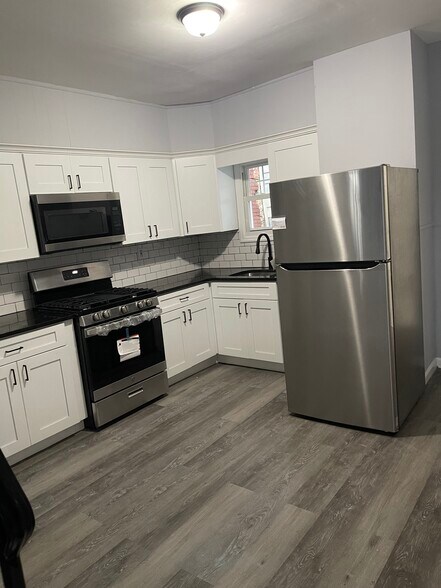 Building Photo - 517 Rev S Howard Woodson Jr Way