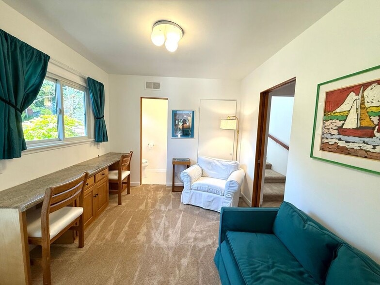 Building Photo - 2508 Vía Amador