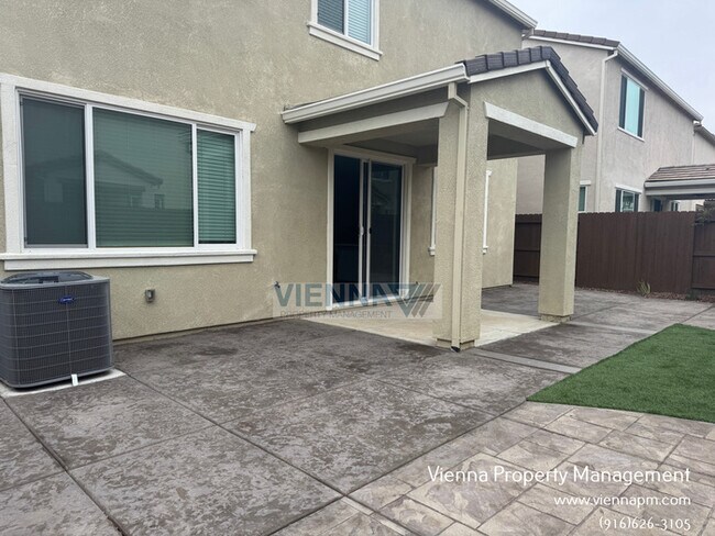 Building Photo - 6000 Waddington Wy