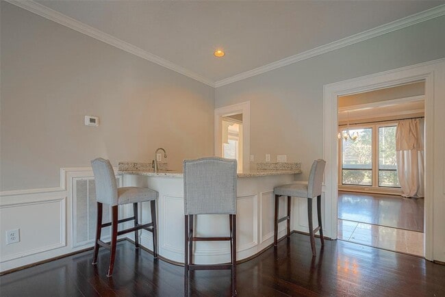 Building Photo - 15714 Sylvan Lake Dr