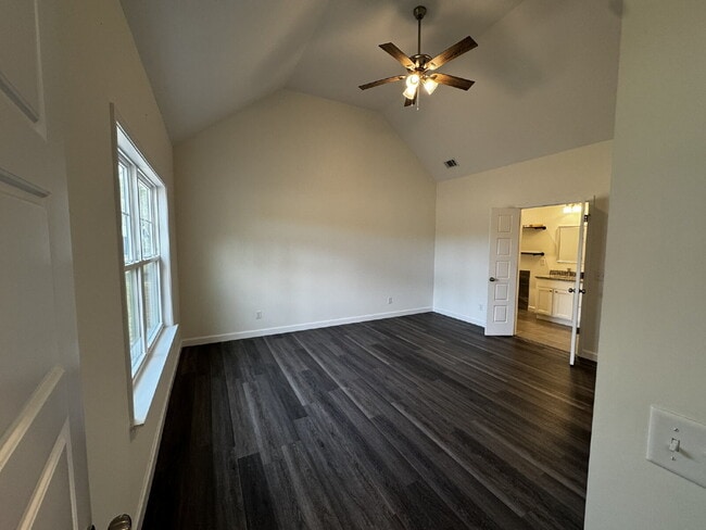 Building Photo - House for Rent