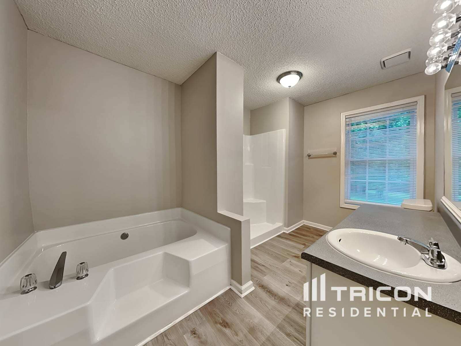 Building Photo - 2709 Owens Dr