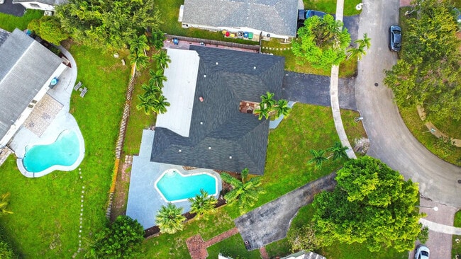 Building Photo - 7841 NW 46th St