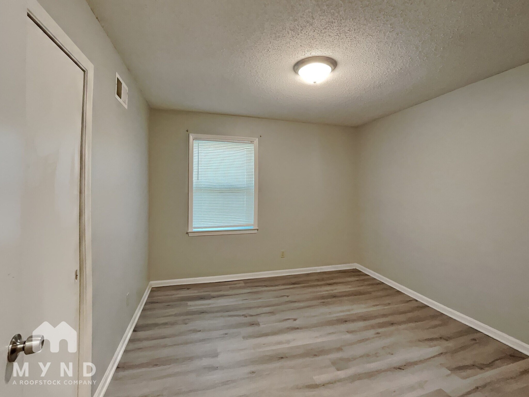 Building Photo - 9155 Mason St