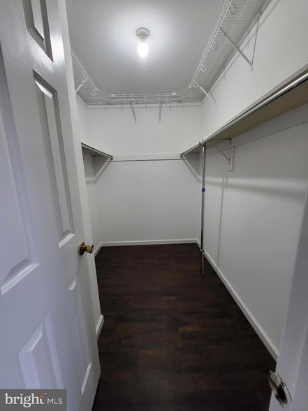 Building Photo - 1006 Worthington Dr