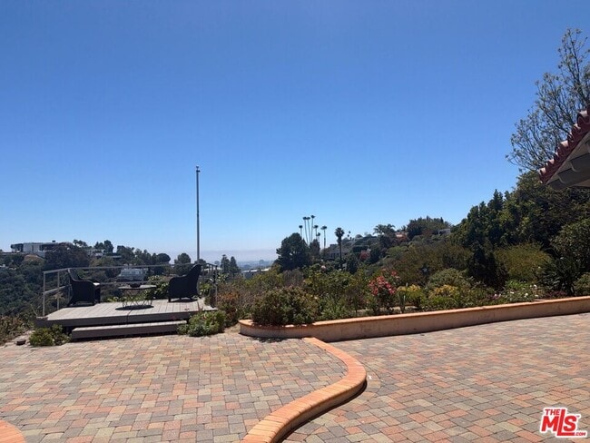 Building Photo - 10723 Stradella Ct