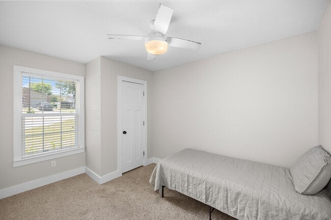 Building Photo - 419 Morningbird Ct