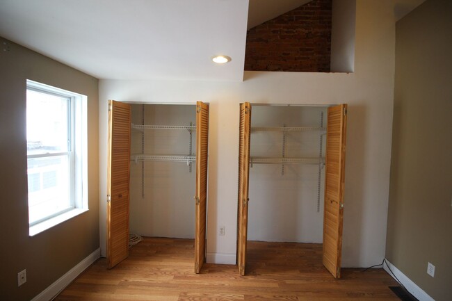 Building Photo - Fabulous Fells Point 1bd+Den/1ba Rowhome w...