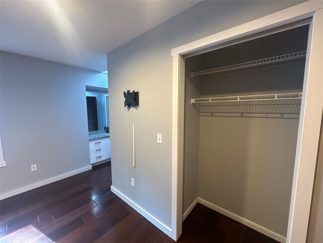 Building Photo - 41 Kenilworth Rd