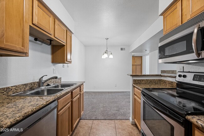 Building Photo - 5995 N 78th St