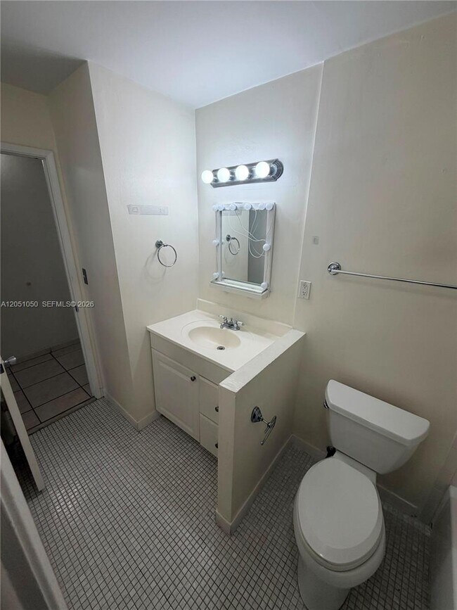 Building Photo - 11213 SW 88th St