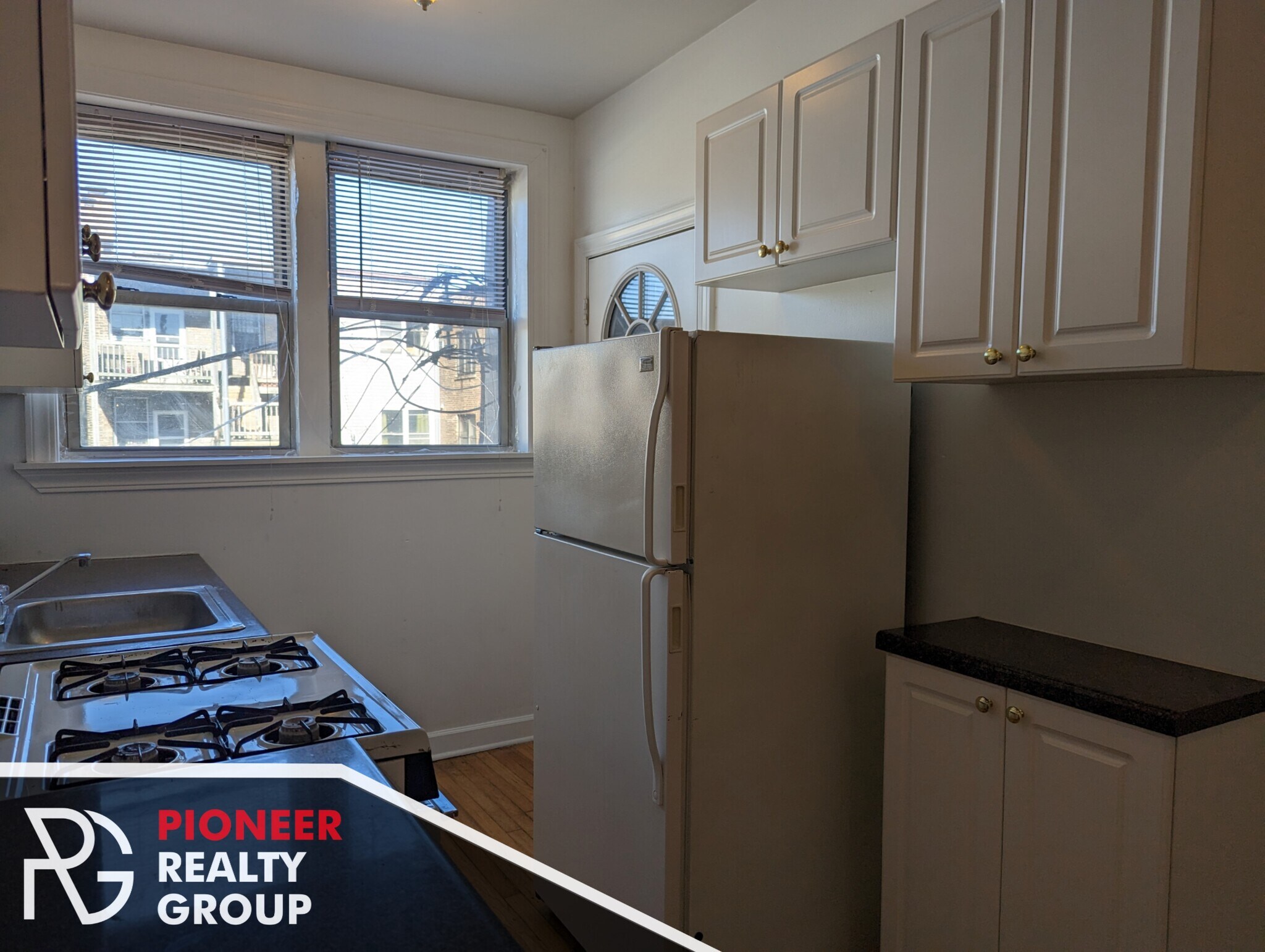 Building Photo - 555 W Aldine Ave