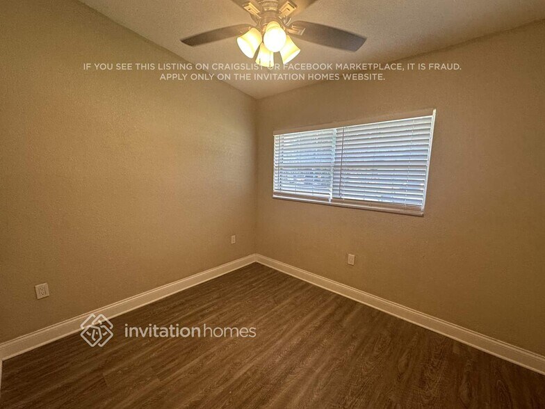 Building Photo - 3621 Sutton Dr