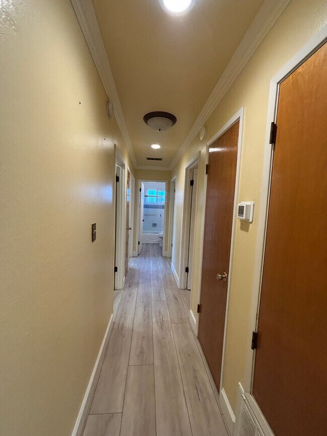 Building Photo - Beautiful Single-Story Gem in Vacaville!