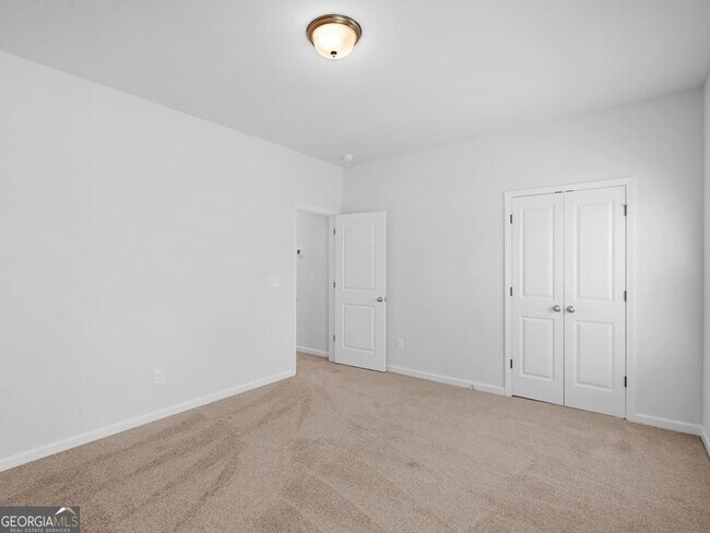 Building Photo - 223 Monarch Village Way