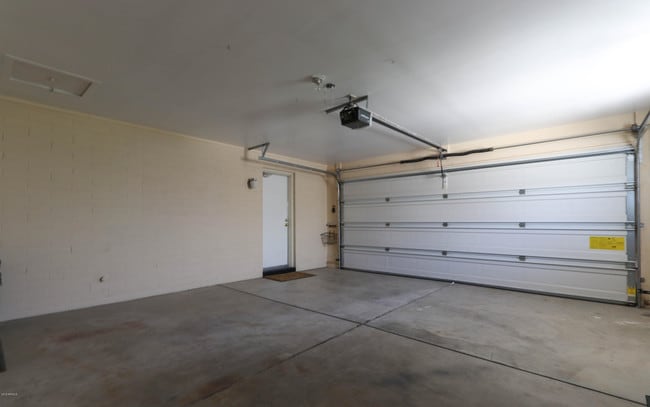 Building Photo - 10943 W Tropicana Cir