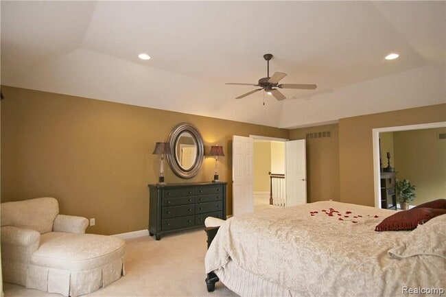 Building Photo - 26131 Sunbury Ct