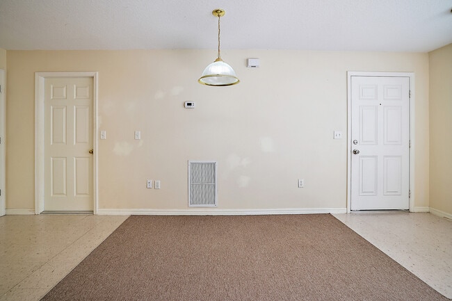 Building Photo - 537 Paulling Dr