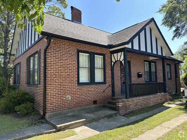 Building Photo - 409 S Eastern St