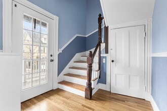 Building Photo - 25 Blanche St