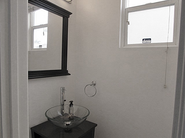 Building Photo - 4BR w/ Pool, Solar & A/C in Perris