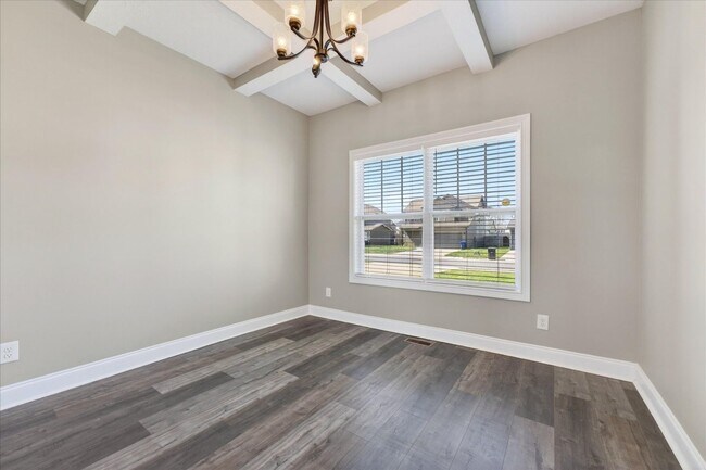 Building Photo - Pet Friendly Four Bedroom with Bonus!