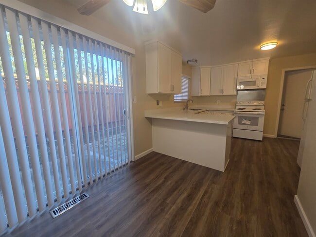 Building Photo - 20077 Redwood Rd