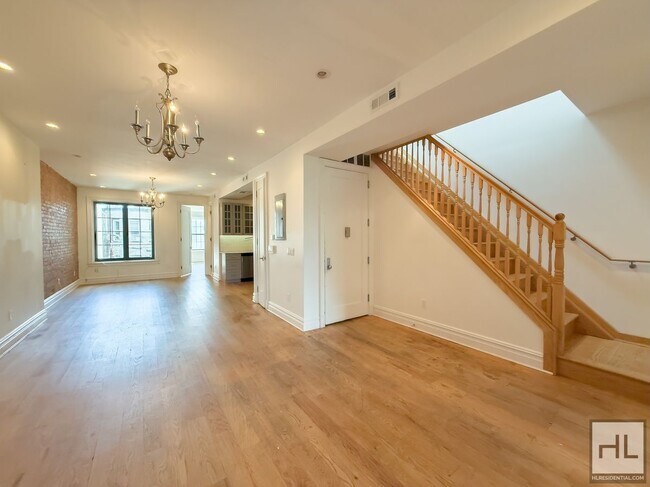 Building Photo - EASTERN PARKWAY / Remarkable Renovated 4-Bed 3-Bath in Prime Crown Heights