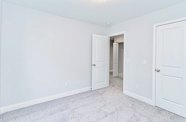 Building Photo - 819 Marple Pl