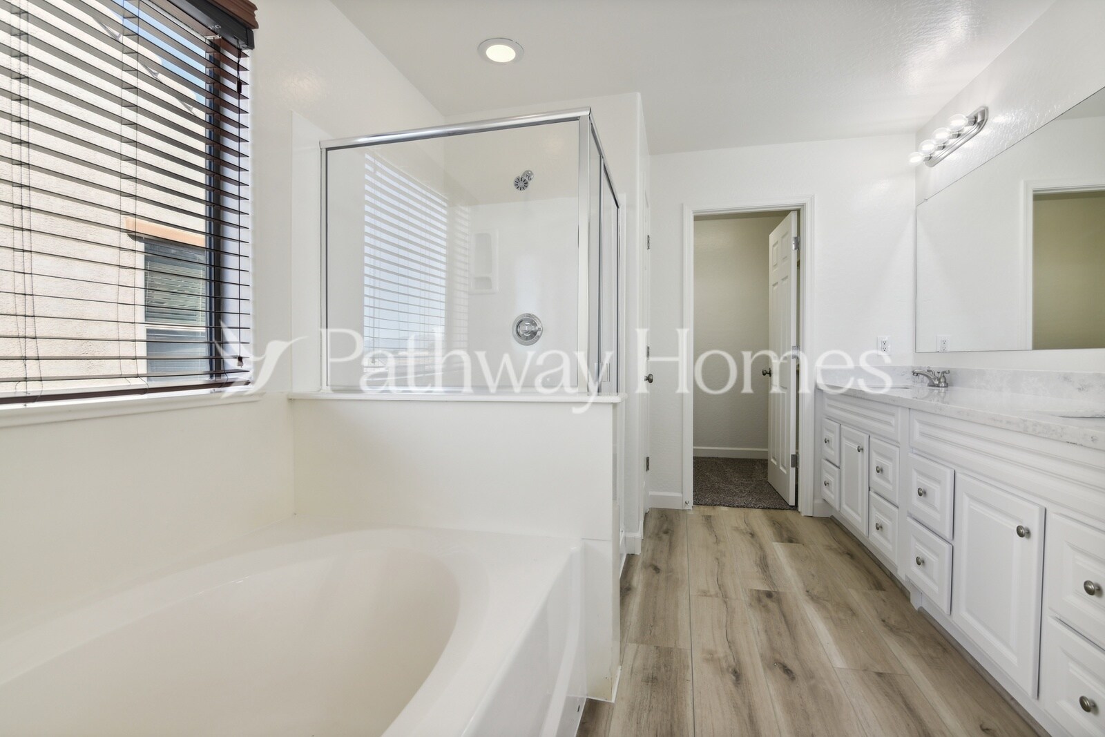 Building Photo - 2451 W Parkway Dr