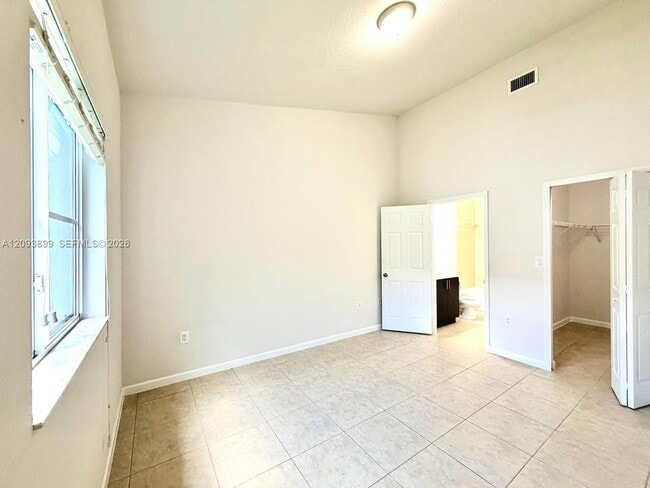 Building Photo - 3423 W 80th St