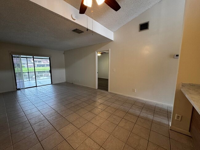 Building Photo - 3831 SW 69th Ave