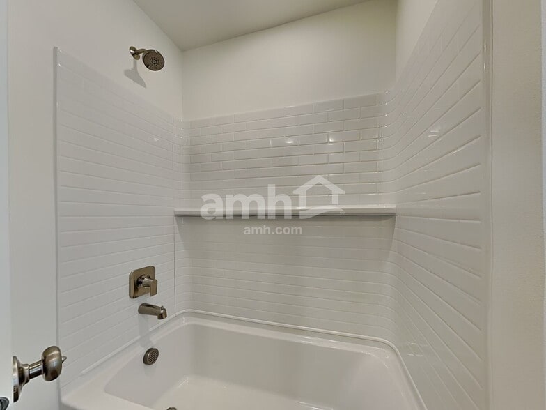 Building Photo - 5109 Turnstone St SE