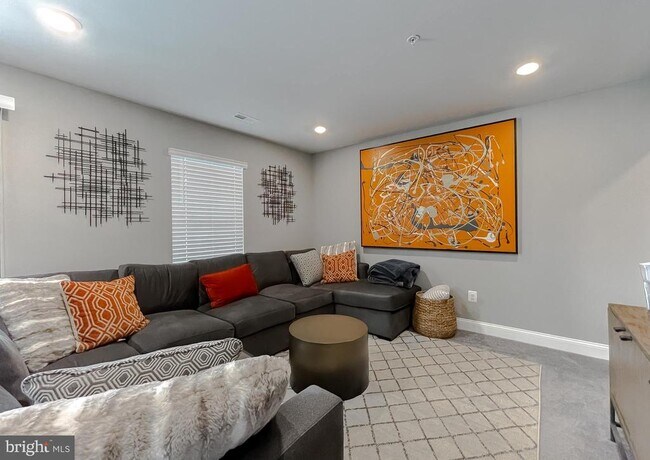 Building Photo - 23810 Myrtle Glen Way