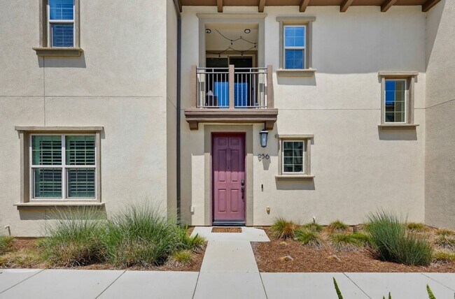 Building Photo - 956 Blackstone Dr
