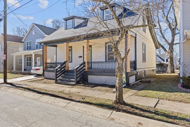 Building Photo - MADISONVILLE - Spacious 3 - 4 bedroom,  1 ...