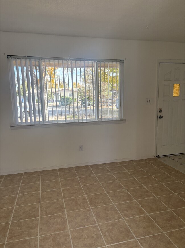 Building Photo - 1143 De Vargas Ct